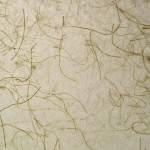 Shojipapiere gibt es aus reinen Naturfasern und reinen Kunstfasern sowie in diversen Mischungen. Sie zeigen Faserstrukturen oder Muster in der Art eines Wasser- zeichens. Preise und Eigenschaften variieren selbst bei klassischen Shojipapieren erheblich – eine gute Beratung ist deshalb unerlässlich
