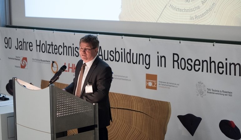 Rosenheim feiert 90 Jahre holztechnische Ausbildung