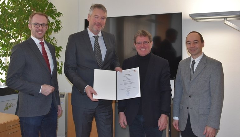 Hochschule Rosenheim ernennt Peter Astner zum Honorarprofessor für Baurecht