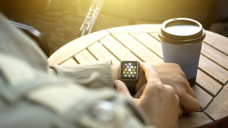 Gewinne im September eine Apple Watch SE, die von Digi Zeiterfassung zur Verfügung gestellt wird Foto: Hazal/stock.adobe.com