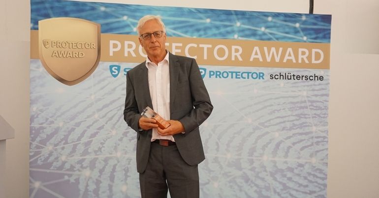 Assa-Abloy_Norbert-Friedl_protector_award.jpg
