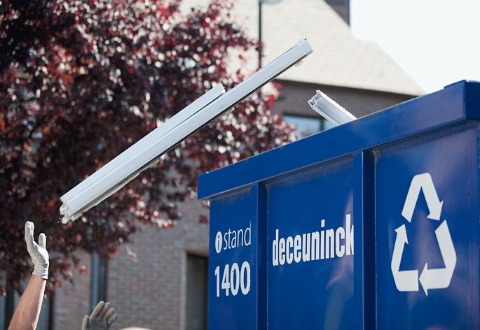 Deceuninck startet seinen Recyclingservice inklusive Sammelbehälter und Transport Foto: Deceuninck Germany