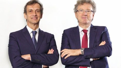 Giovanni Gemmani (l.) und Marco Mancini sehen sich in ihrer Ausrichtung der SCM Group bestätigt Foto: SCM Group S.p.a.