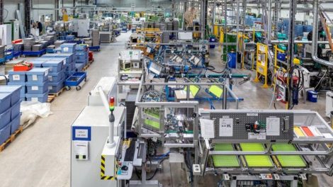 Stabila nimmt neue Produktionshalle in Betrieb