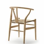 Der »Wishbone Chair« ist das erste Modell, das Hans J. Wegner exklusiv für Carl Hansen & Son entworfen hat. Der Stuhl wird seit 1950 kontinuierlich produziert Fotos: Carl Hansen & Son