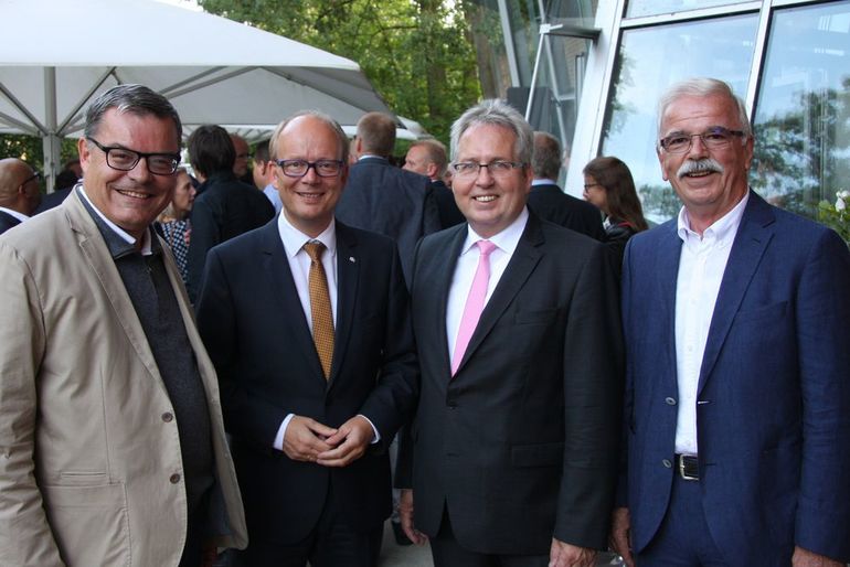 Landtagspräsident besucht Möbelverbände in Herford